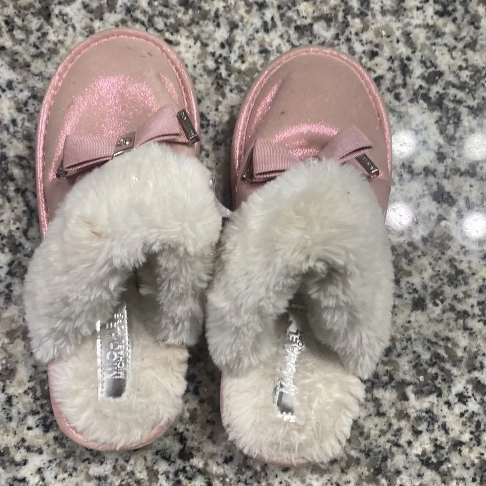 Michael Kors Girls Grace Bow Slippers